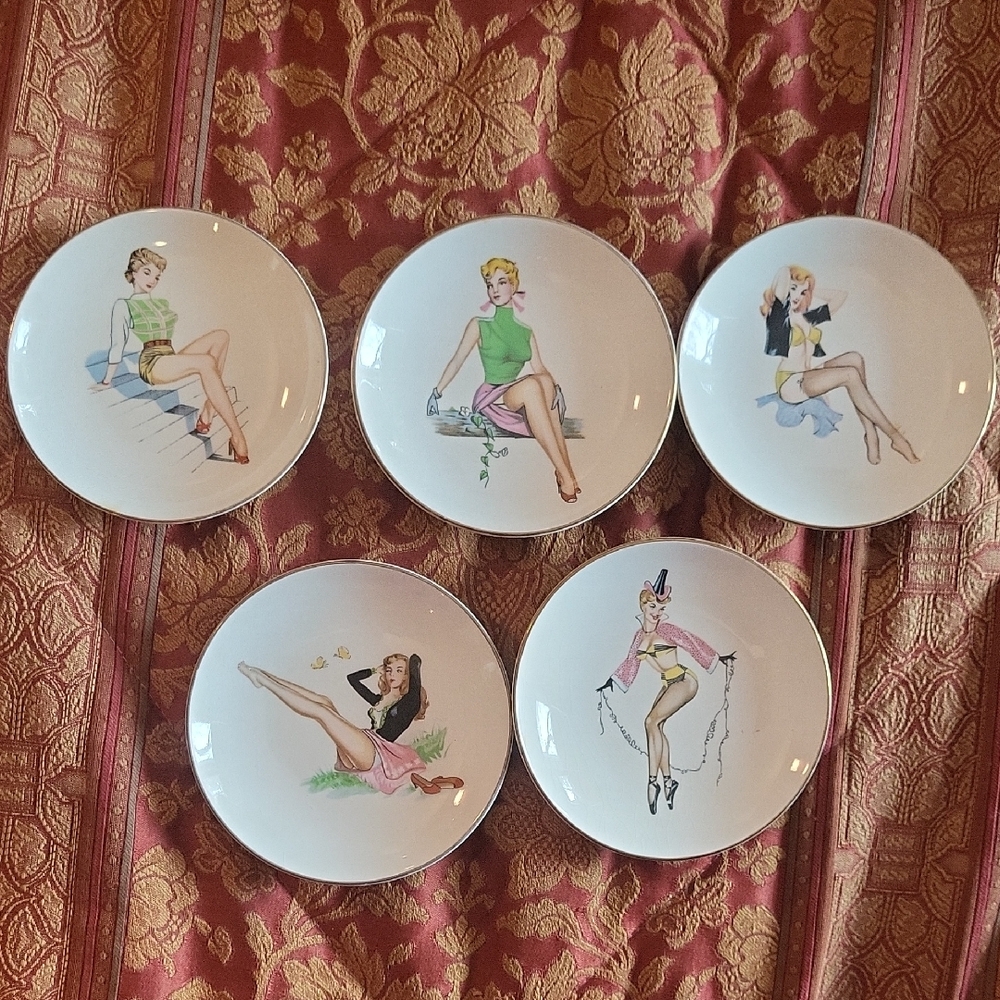 Vargus Pinup Girl Ceramic Dishes (Set of 5)